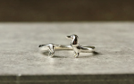 Silber Ring Dackel aus 925 Sterling das perfekte Geschenk für sie als minimalistischer größenverstellbarer Echtschmuck mit Hund